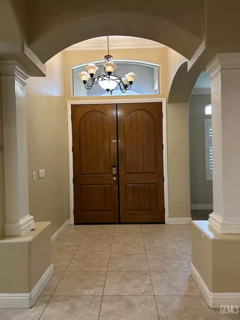 Entry Way - 11013 Efada Dr, Bakersfield, CA 93312 photo 3 of 5