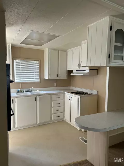 203 Buchanan St, Taft, CA 93268 photo 4