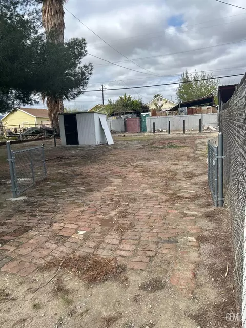 203 Buchanan St, Taft, CA 93268 photo 8
