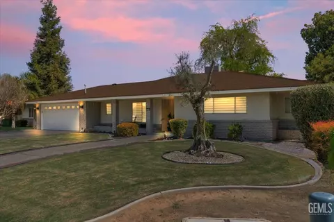 5600 Nomi St, Bakersfield, CA 93308