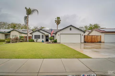 9514 Bloomsbury Ct, Bakersfield, CA 93312