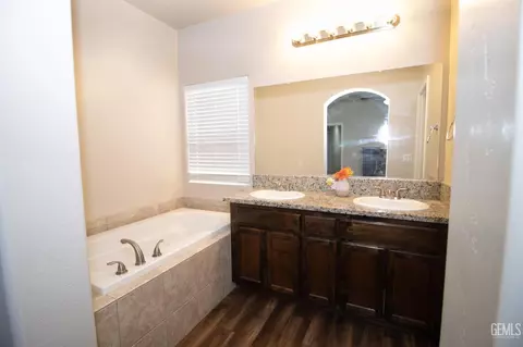 Entry Way - 2309 Persimmon St, Wasco, CA 93280 photo 1 of 1