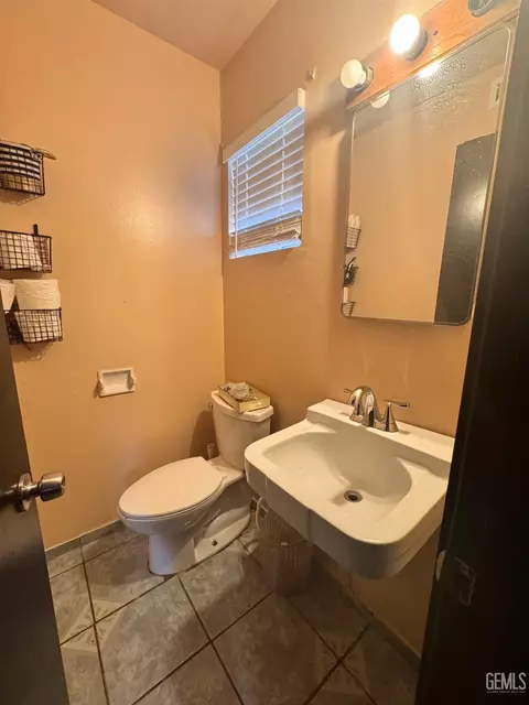 339 Rosalee Ave, Shafter, CA 93263 photo 7