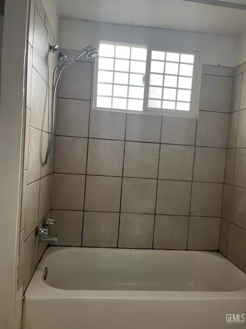 Bath - 1934 3rd St, Wasco, CA 93280 photo 1 of 3