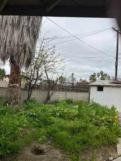 Exterior - 1934 3rd St, Wasco, CA 93280 photo 2 of 2