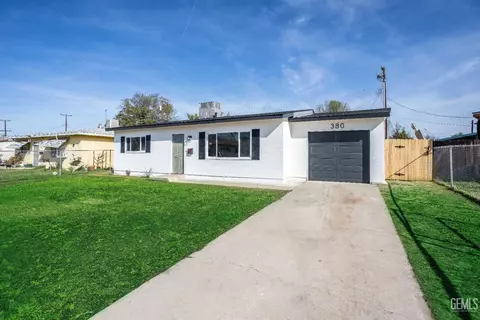 380 E Orange Ave, Shafter, CA 93263 photo 2