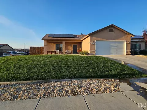 208 Bautista Ct, Arvin, CA 93203 photo 2