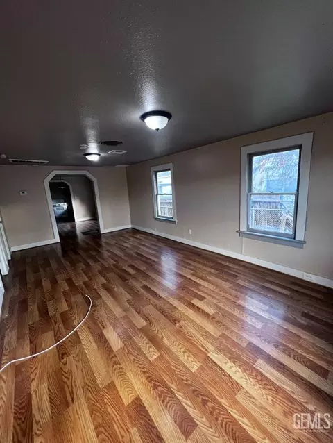 418 Jackson St, Taft, CA 93268 photo 4