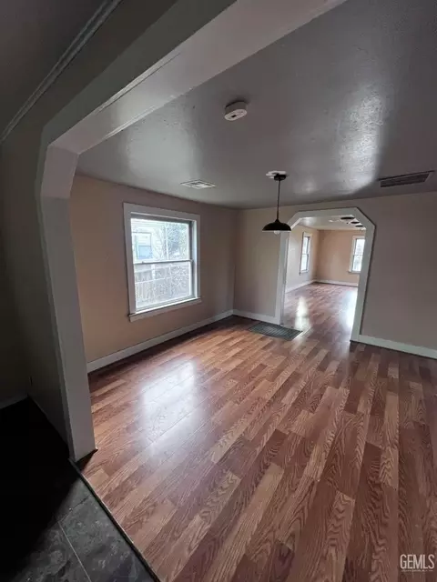 418 Jackson St, Taft, CA 93268 photo 6