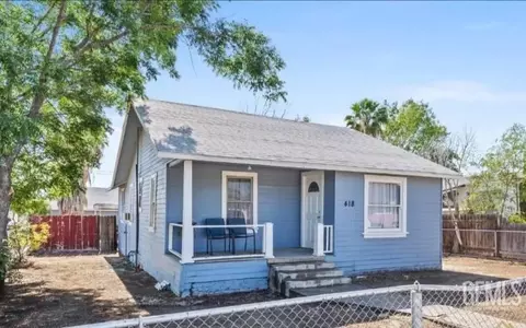 418 Jackson St, Taft, CA 93268 photo 2