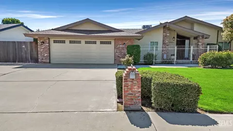 5501 Spyglass Hill Ct, Bakersfield, CA 93309