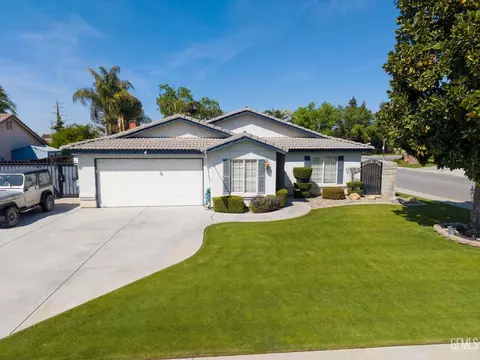 9502 Bloomsbury Ct, Bakersfield, CA 93312