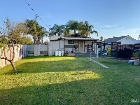 Exterior - 232 E Marengo Ave, Shafter, CA 93263 photo 1 of 3