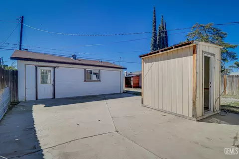 Exterior - 425 Milo Ave, Buttonwillow, CA 93206 photo 2 of 5