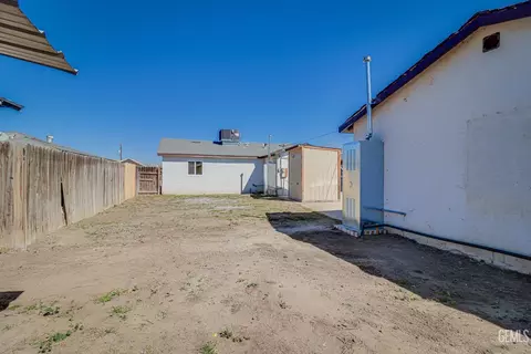 Exterior - 425 Milo Ave, Buttonwillow, CA 93206 photo 5 of 5