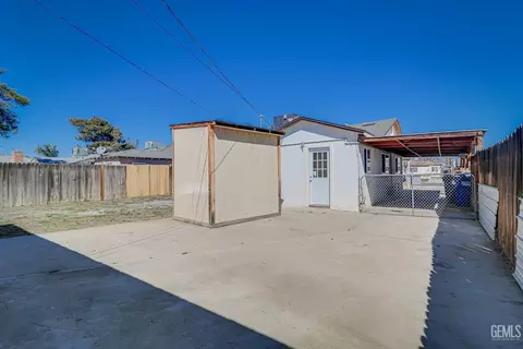 Exterior - 425 Milo Ave, Buttonwillow, CA 93206 photo 4 of 5