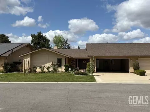 2300 El Portal Dr #69, Bakersfield, CA 93309