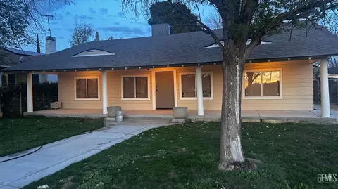 8 Oleander Ave, Bakersfield, CA 93304