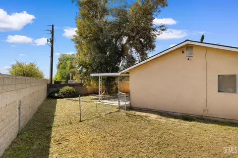 Exterior - 2601 Eissler Ct, Bakersfield, CA 93306 photo 6 of 8