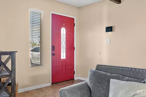 Entry Way - 2601 Eissler Ct, Bakersfield, CA 93306 photo 1 of 5