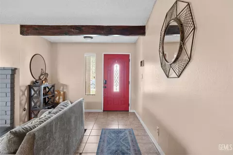 Entry Way - 2601 Eissler Ct, Bakersfield, CA 93306 photo 2 of 5