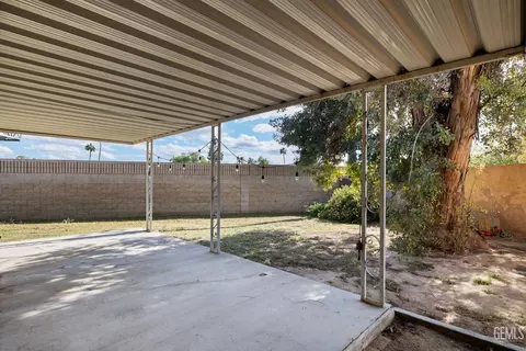 Exterior - 2601 Eissler Ct, Bakersfield, CA 93306 photo 8 of 8