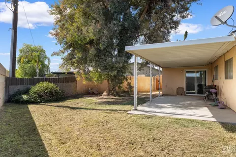 Exterior - 2601 Eissler Ct, Bakersfield, CA 93306 photo 4 of 8