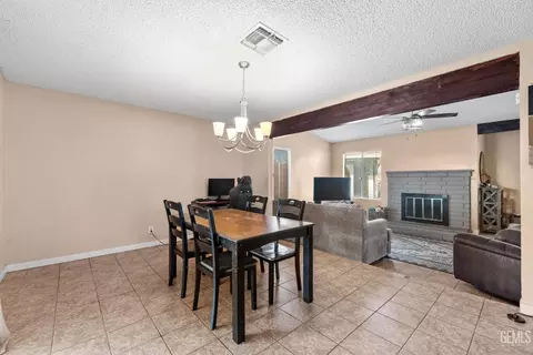 Dining - 2601 Eissler Ct, Bakersfield, CA 93306 photo 1 of 4