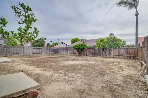 Exterior - 4505 Gorbett Ln, Bakersfield, CA 93311 photo 3 of 6
