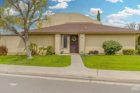 930 Olive Dr #24, Bakersfield, CA 93308