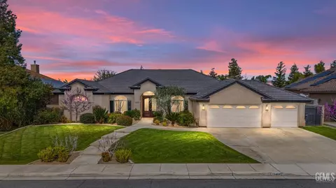13404 Phoenix Palm Ct, Bakersfield, CA 93314