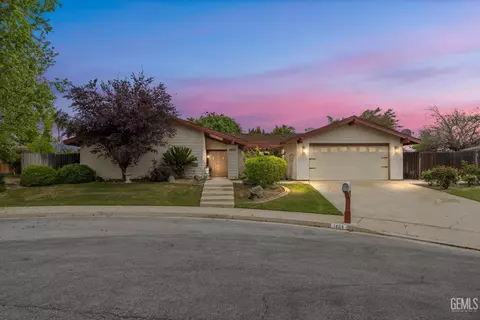 1404 Moraine Ct, Bakersfield, CA 93309