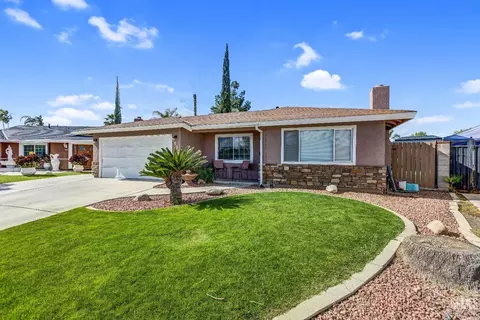 5512 Appletree Ln, Bakersfield, CA 93309