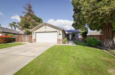 Exterior - 820 Timberleaf Dr, Bakersfield, CA 93312 photo 1 of 5