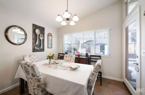 Dining - 820 Timberleaf Dr, Bakersfield, CA 93312 photo 1 of 1