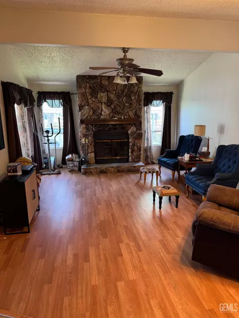5151 Judd St, Bakersfield, CA 93314 photo 4