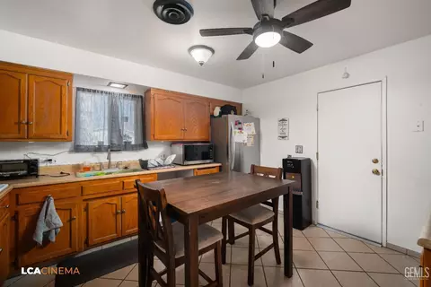 10708 Waco Ave, Lamont, CA 93241 photo 7