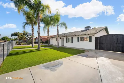 10708 Waco Ave, Lamont, CA 93241 photo 3