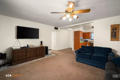 10708 Waco Ave, Lamont, CA 93241 photo 10