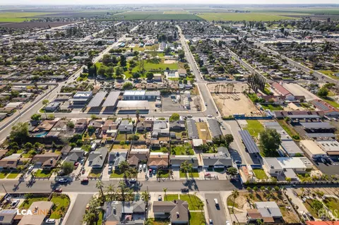 10708 Waco Ave, Lamont, CA 93241 photo 32