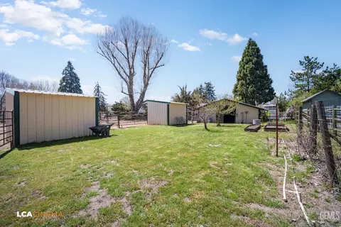Exterior - 24100 Rand Ct, Tehachapi, CA 93561 photo 22 of 27