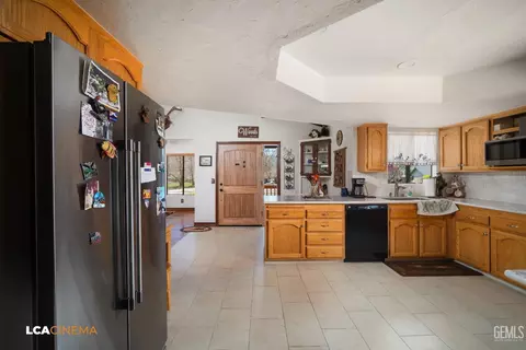 Entry Way - 24100 Rand Ct, Tehachapi, CA 93561 photo 1 of 1