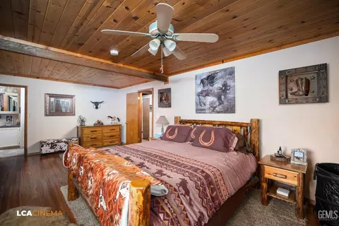 Bedroom - 24100 Rand Ct, Tehachapi, CA 93561 photo 1 of 2