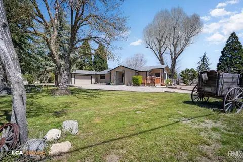 Exterior - 24100 Rand Ct, Tehachapi, CA 93561 photo 7 of 27