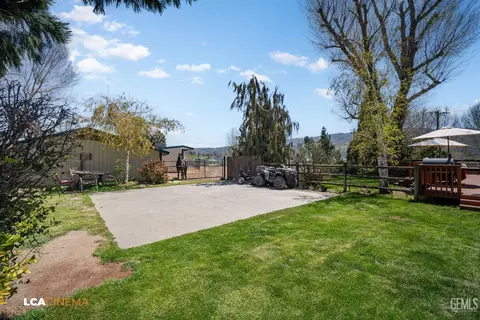 Exterior - 24100 Rand Ct, Tehachapi, CA 93561 photo 18 of 27