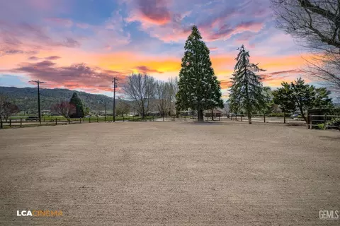 Exterior - 24100 Rand Ct, Tehachapi, CA 93561 photo 26 of 27