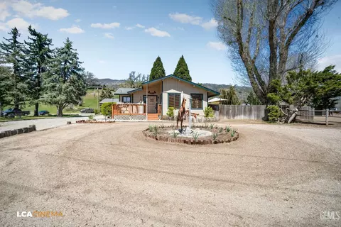 Exterior - 24100 Rand Ct, Tehachapi, CA 93561 photo 6 of 27