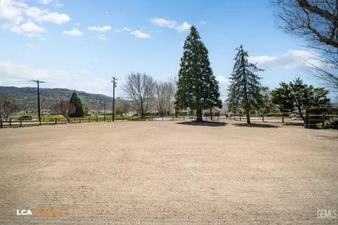 Exterior - 24100 Rand Ct, Tehachapi, CA 93561 photo 27 of 27