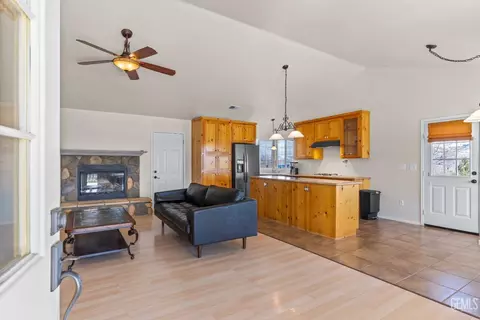 21319 Stage Dr, Tehachapi, CA 93561 photo 7