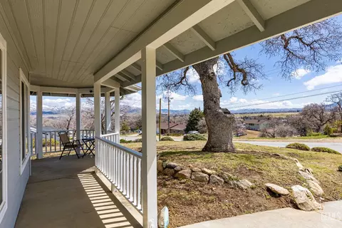 21319 Stage Dr, Tehachapi, CA 93561 photo 4